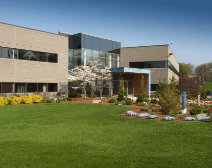 <p style="font-family: 'Poppins', sans-serif; font-weight: 700; font-size:24px;">COMMERCIAL LANDSCAPING SERVICES</p>